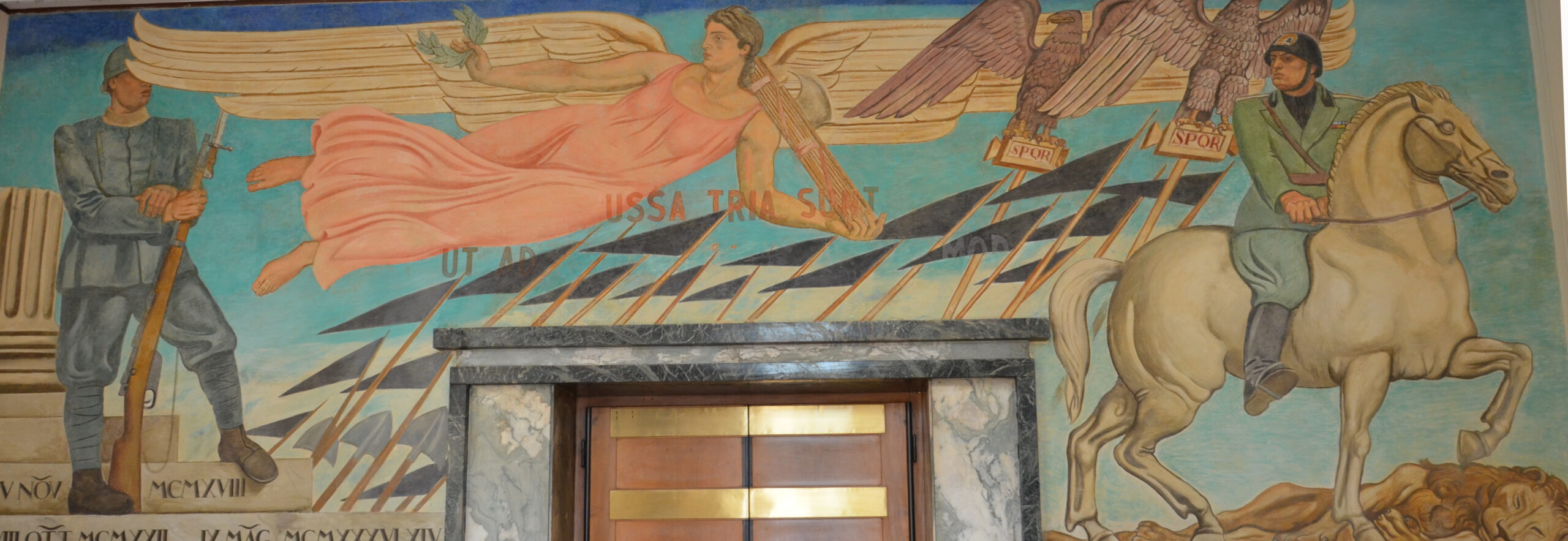 1Vittoria-alata-affresco-1