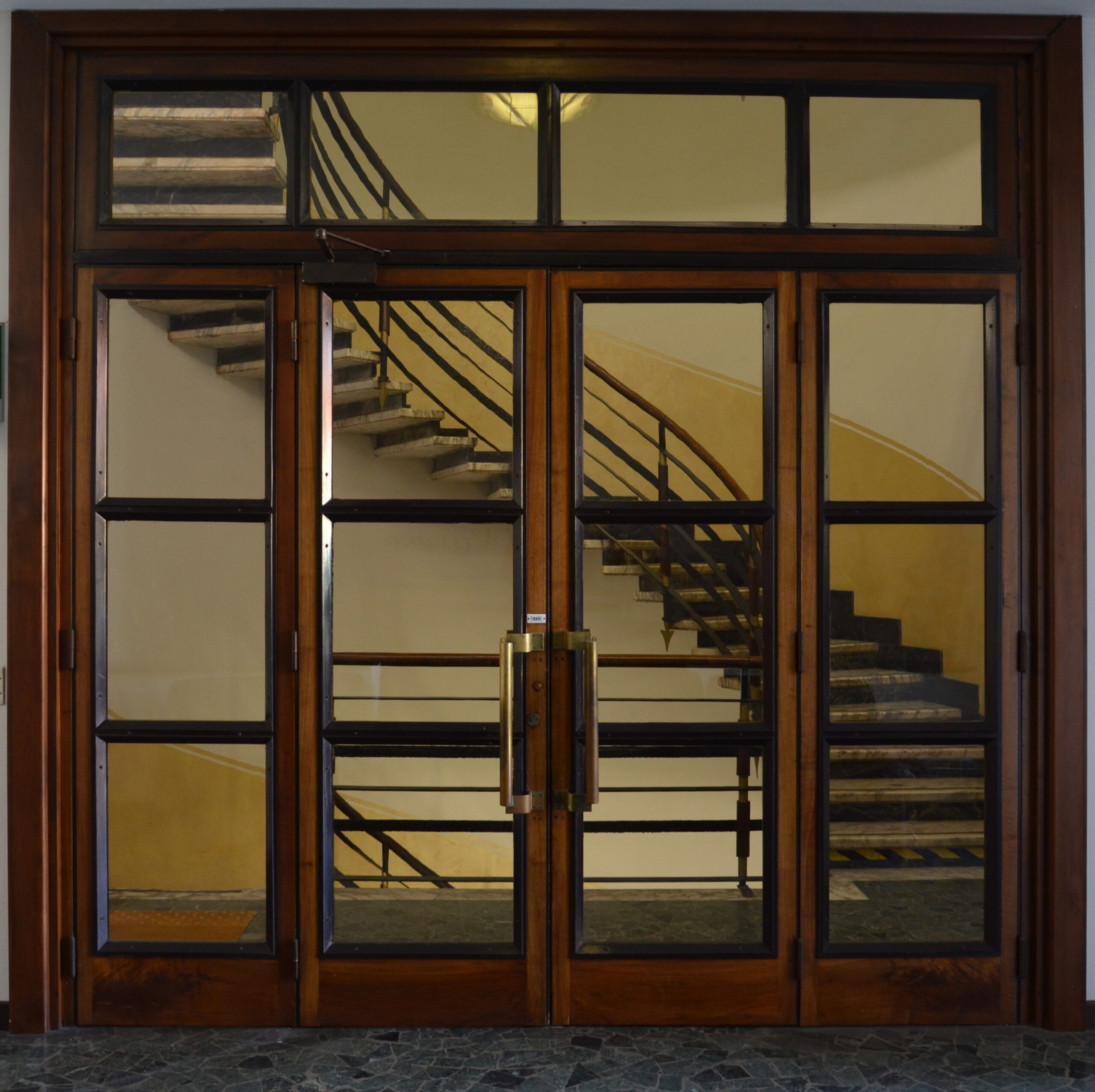 porta ingresso scala