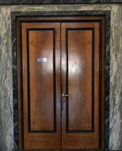 porta questore dettaglio